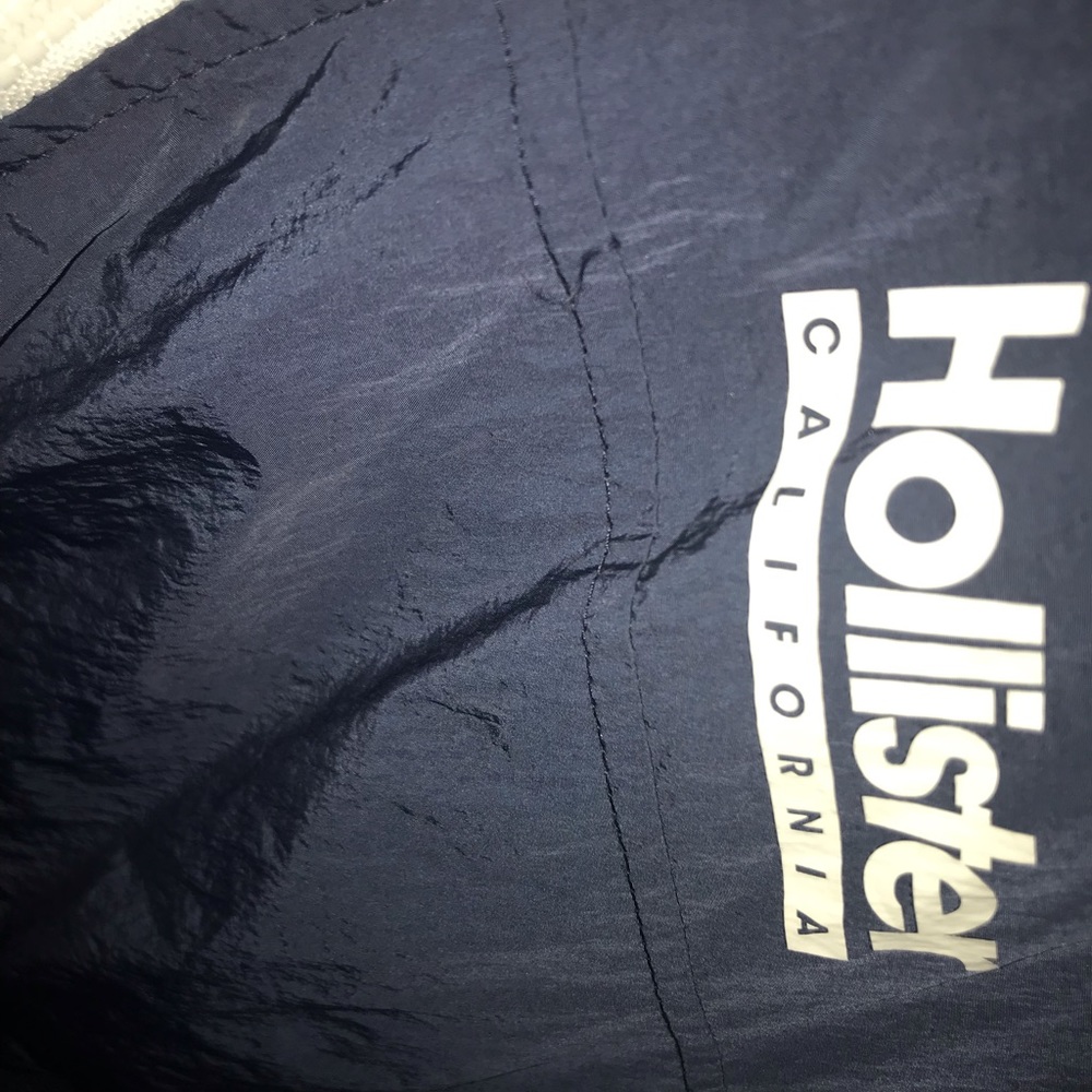 I’m selling a XXL windbreaker
